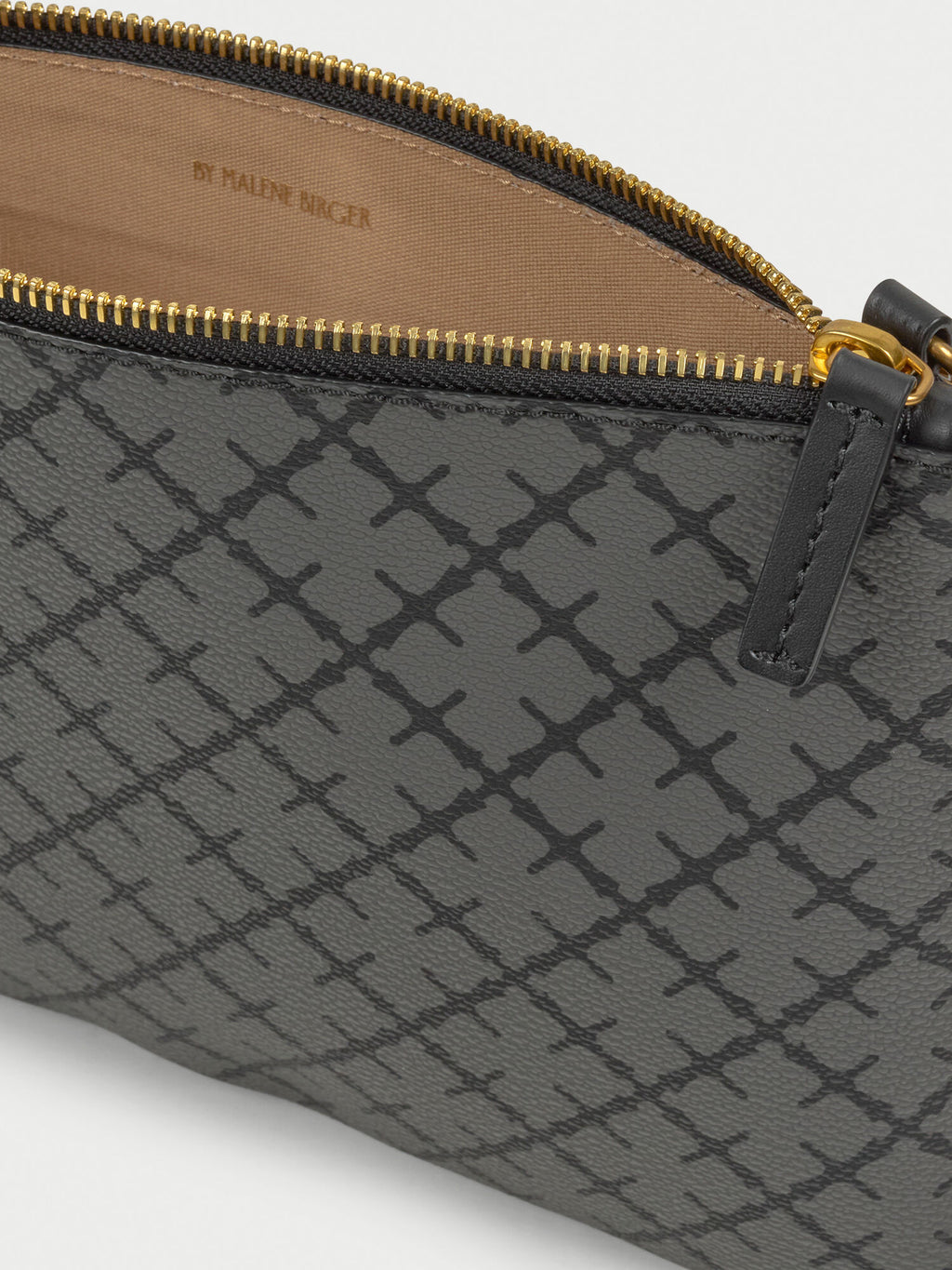 Ivy Clutch