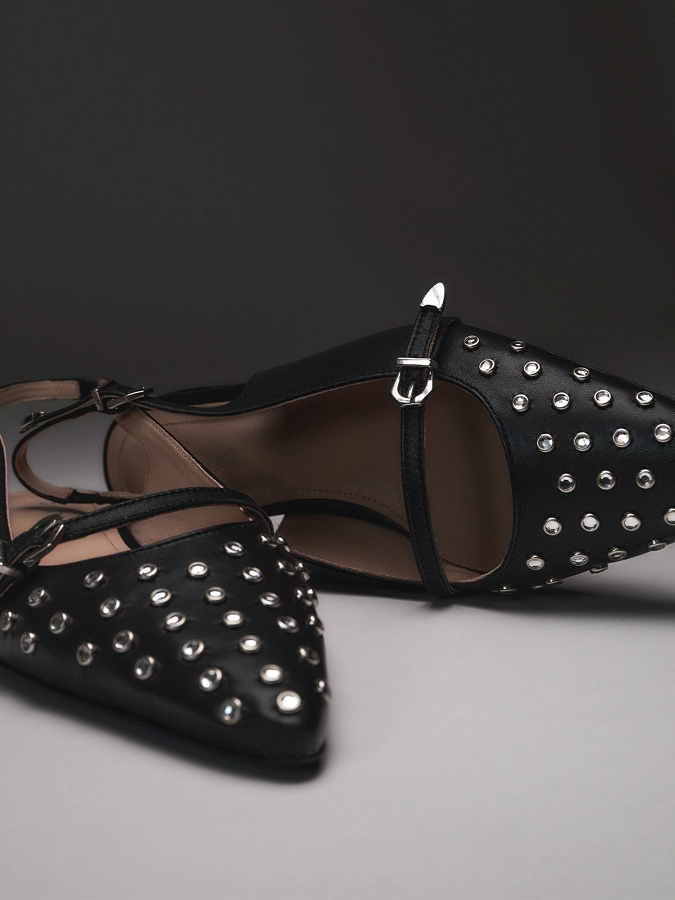 Dante6, Cinque slingbacks