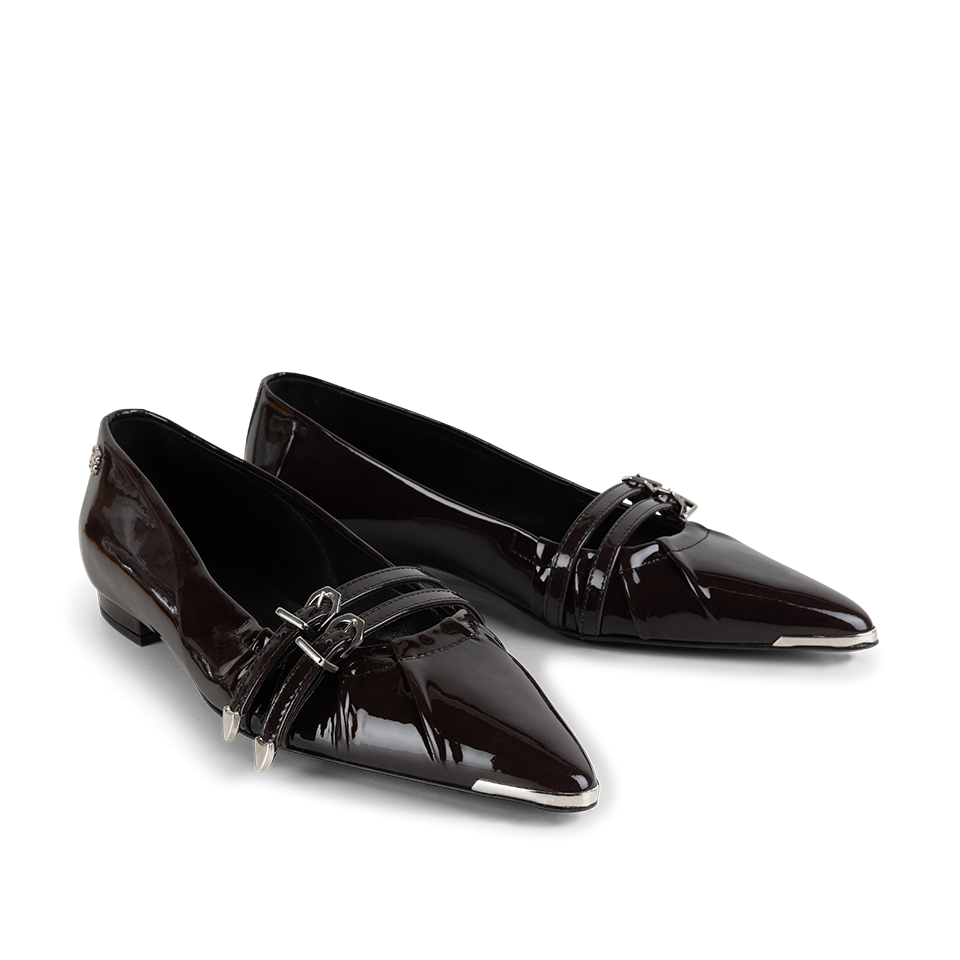 Pointed toe flats