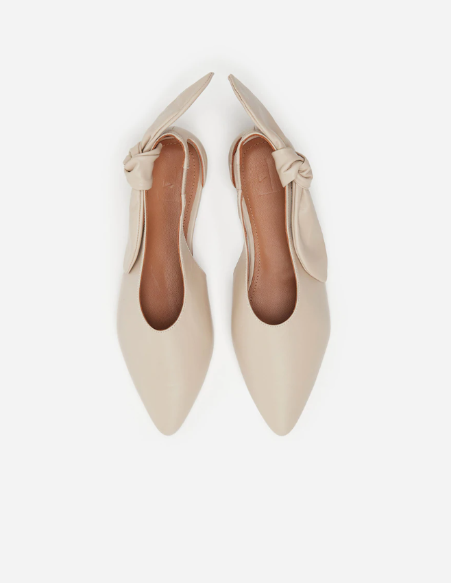 Flattered, Ulrica Ballerinat