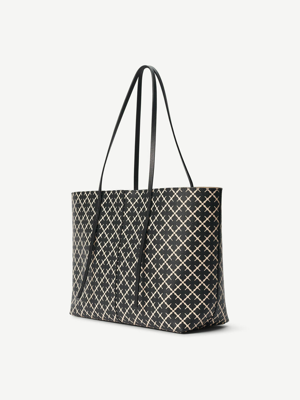 By Malene Birger, Abigail Laukku