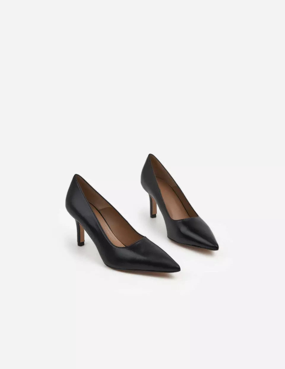 Flattered, Roberta Heels