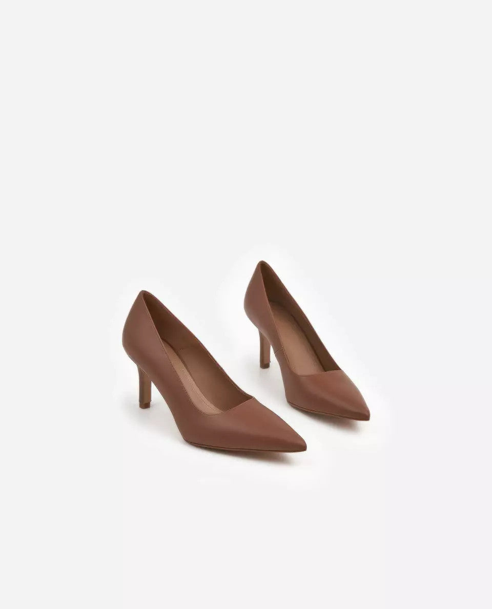 Flattered, Roberta Caramel
