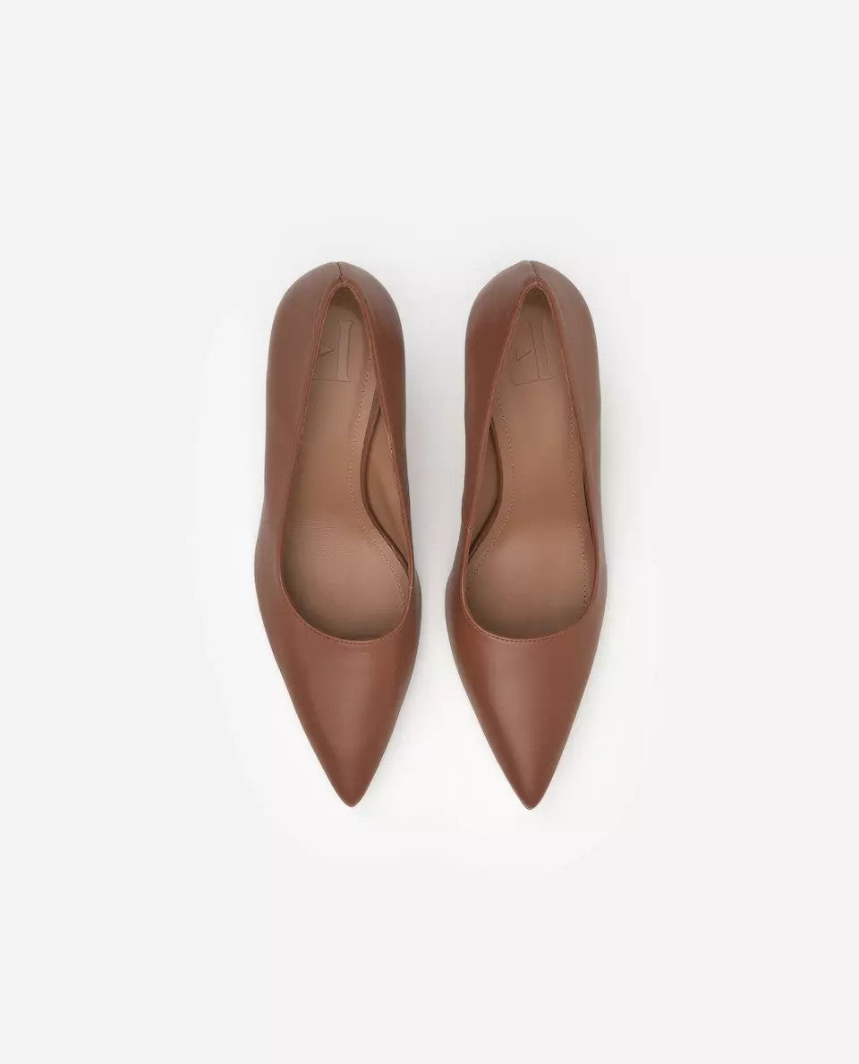 Flattered, Roberta Caramel