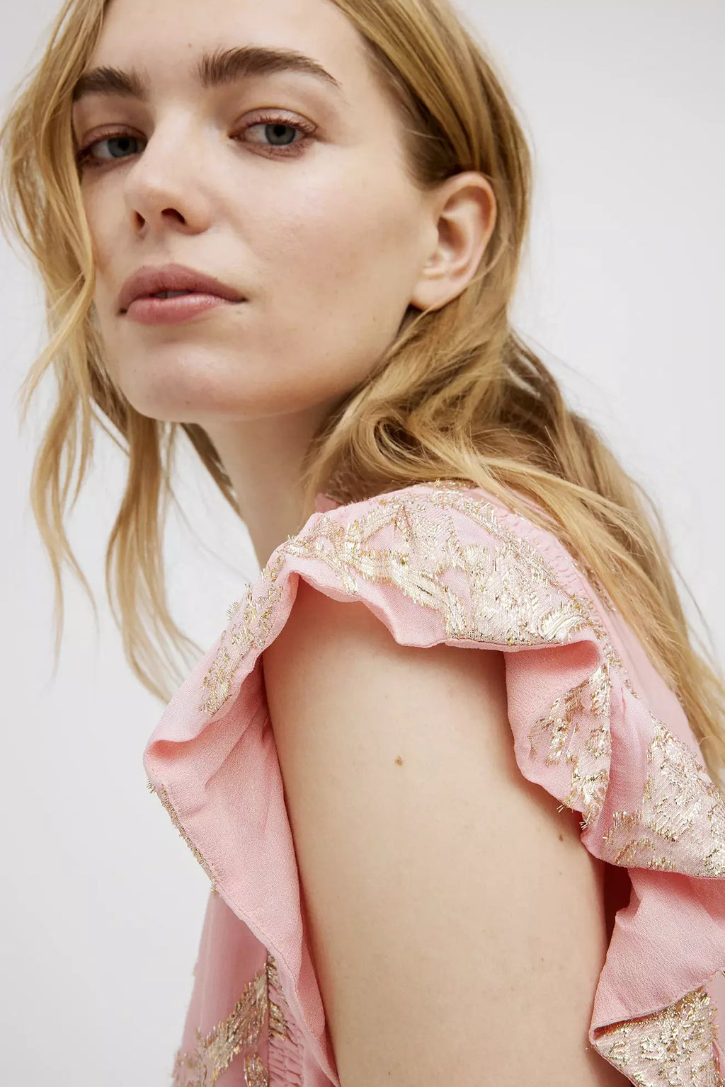 Gustav, Coral Dress