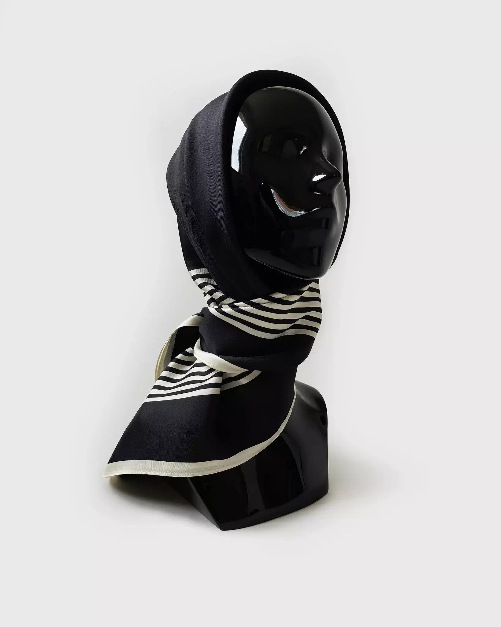 Le Scarf, NO.2 Black 90cm