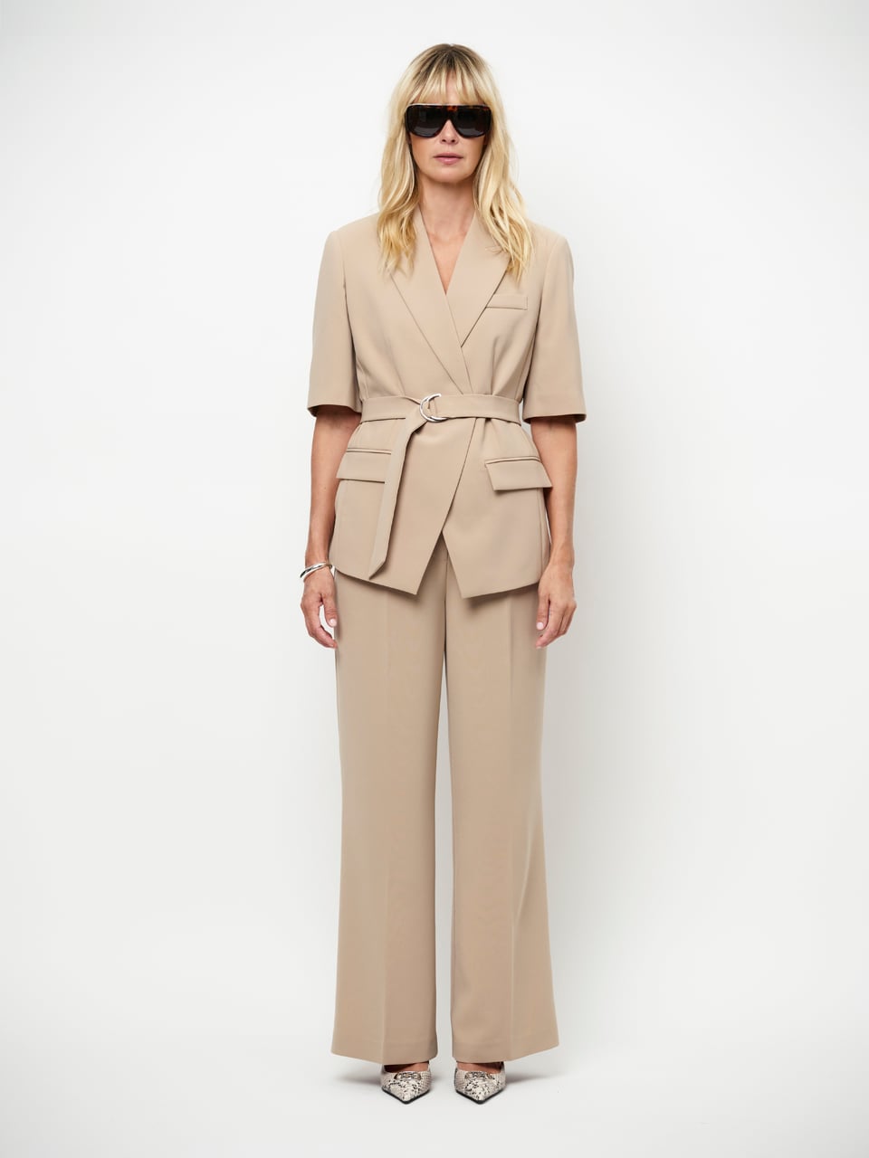 Short sleeves blazer