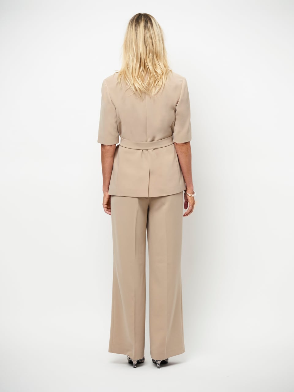 Short sleeves blazer