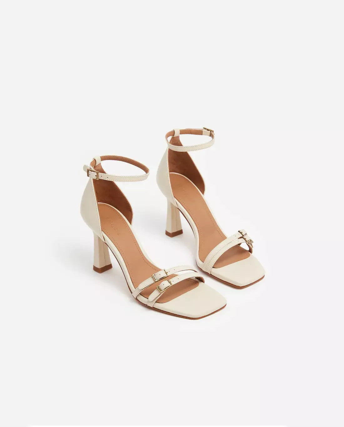 Flattered, Ruby Leather Vanilla