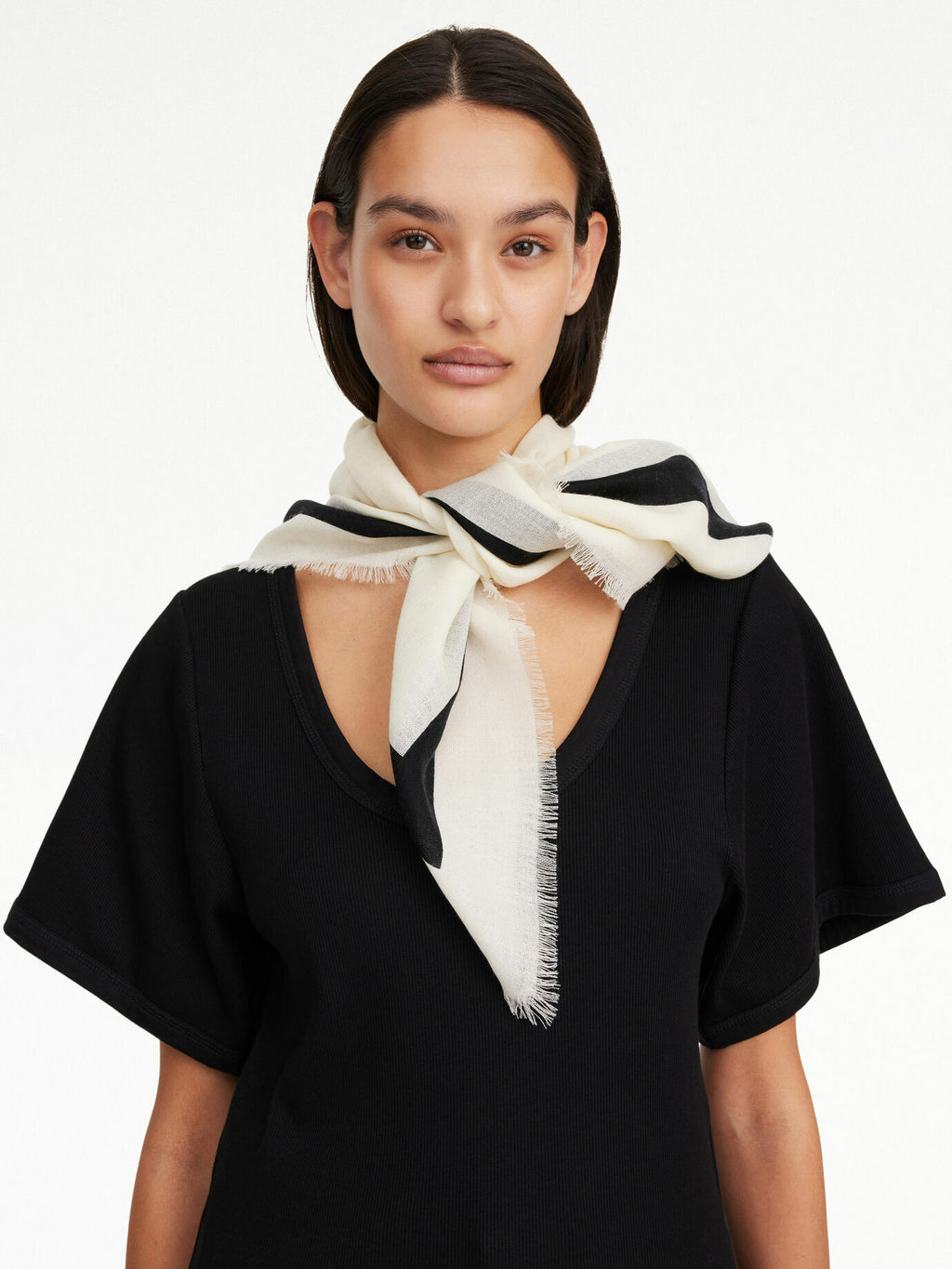 By Malene Birger, Monlo Huivi