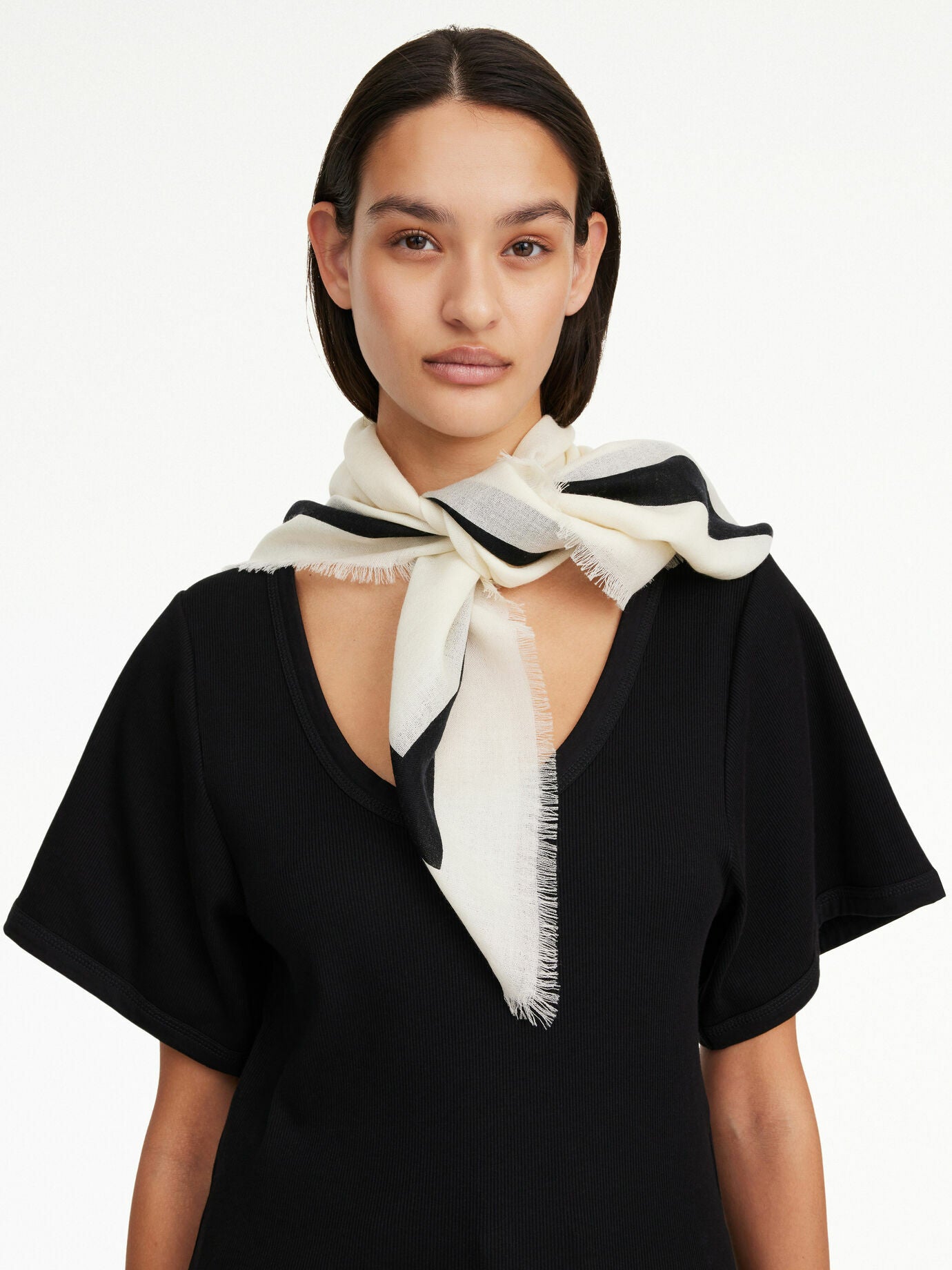 By Malene Birger, Monlo Huivi