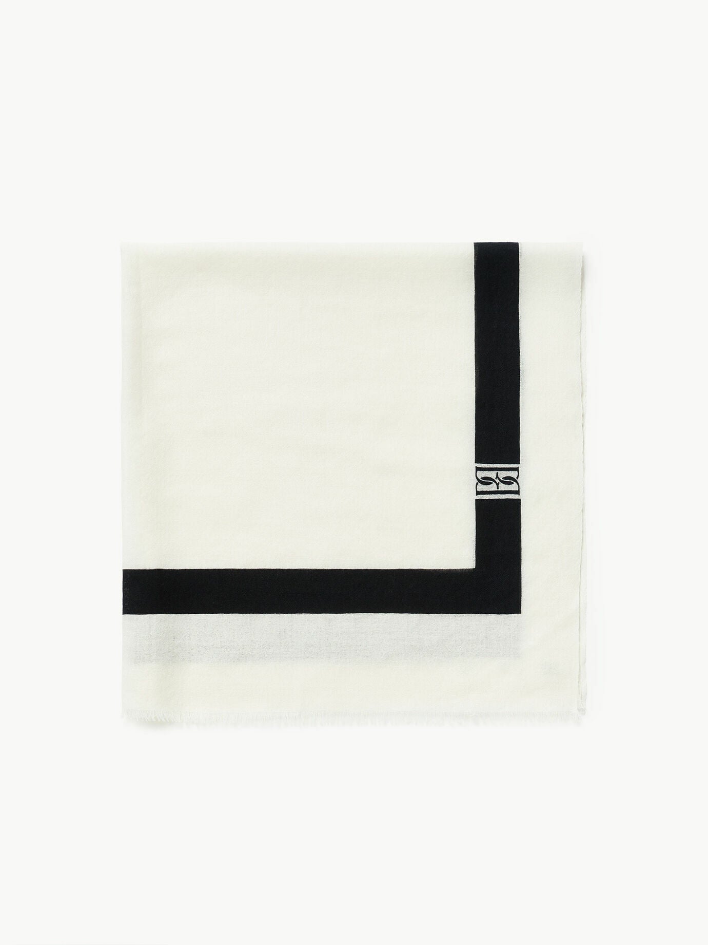 By Malene Birger, Monlo Huivi