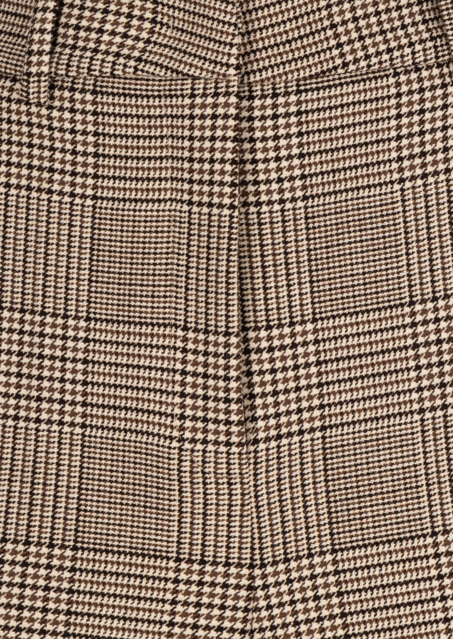 Famous Jersey Trousers, Cambio