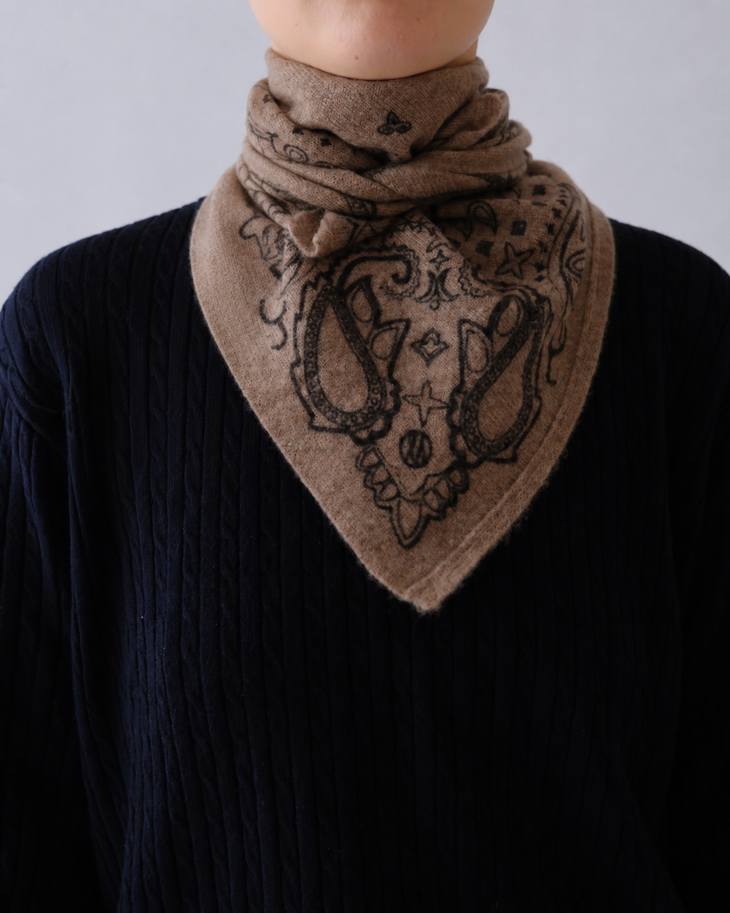 CASHMERE PAISLEY SCARF | GREIGE | 65 CM