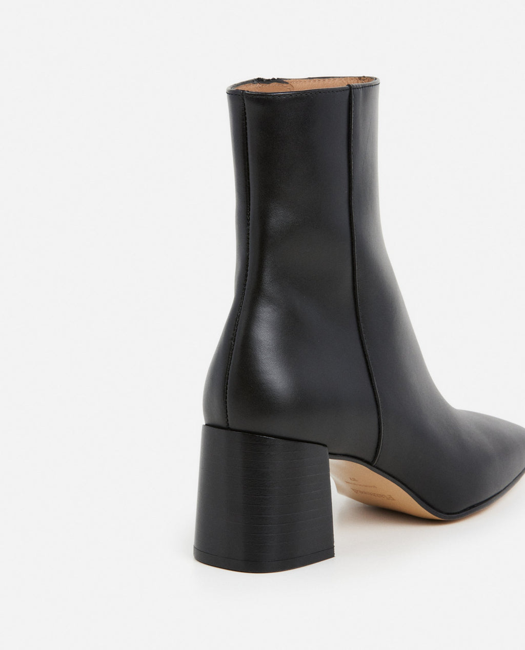 Cay Leather Black