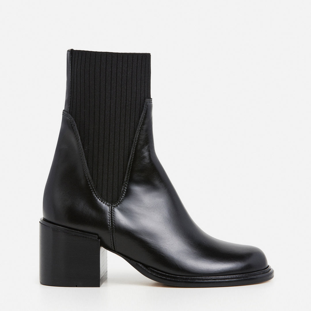 Quinn Leather Black