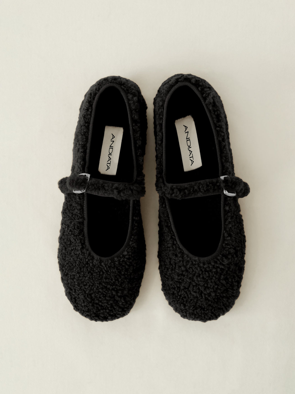 Emerie Mustat Shearling kengät, Andiata