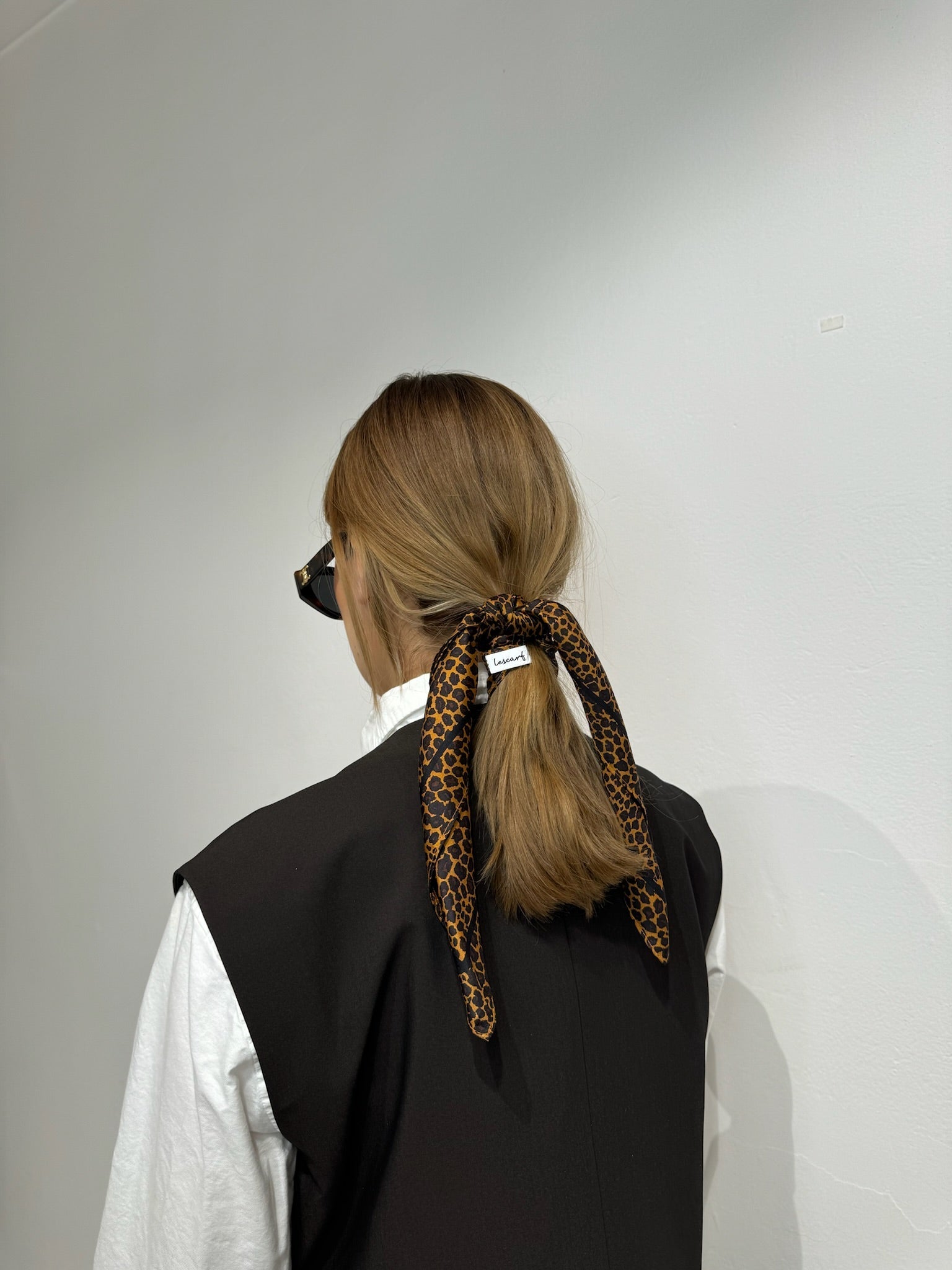 LEO SCARF | BROWN | 50 CM