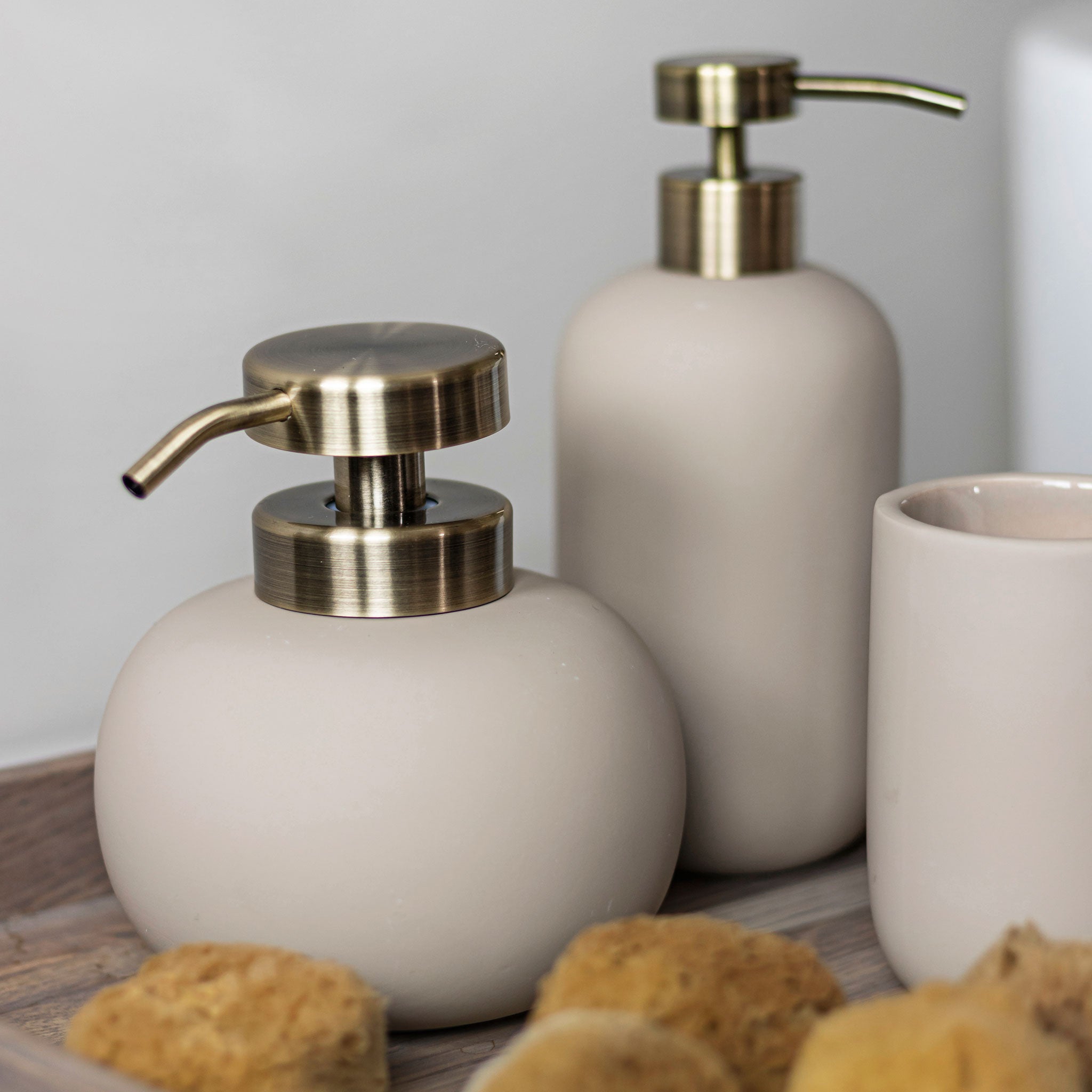 LOTUS Dispenser low, sand