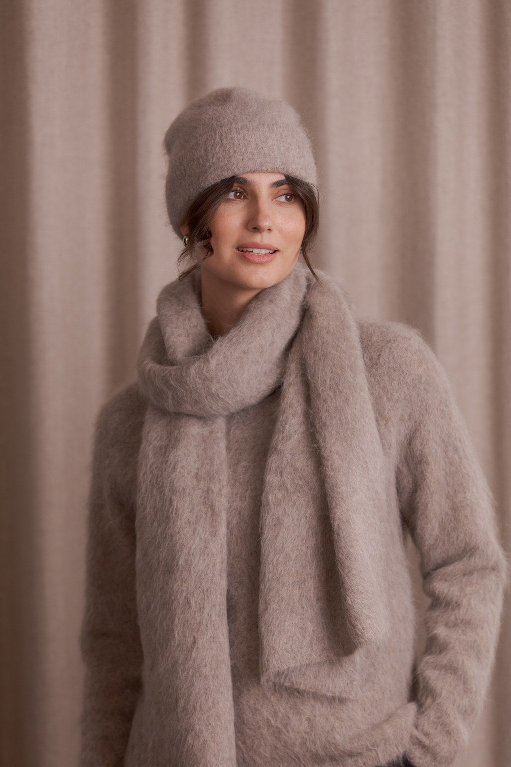 Alpakkasekoitepipo, Greige