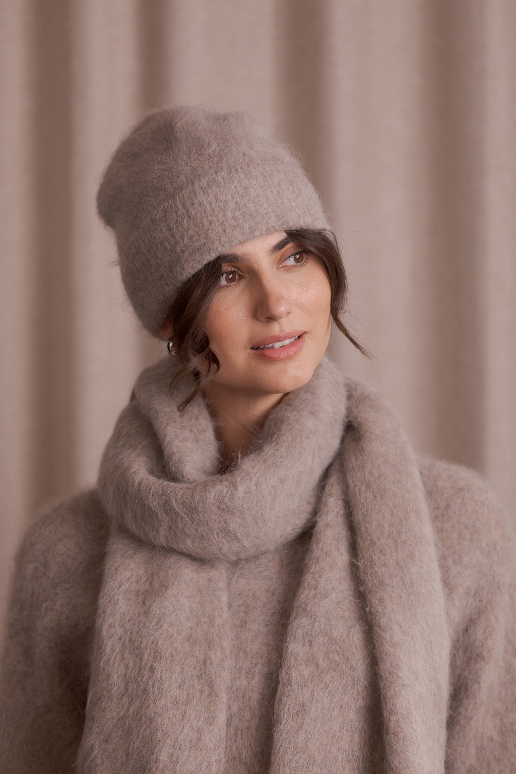 Alpakkasekoitepipo, Greige