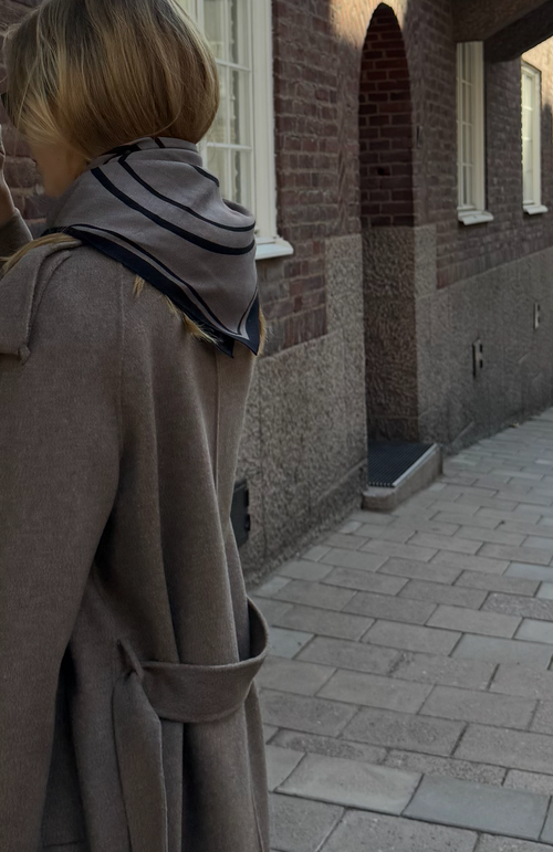 WOOL MONOGRAM SCARF | TAUPE | 80 CM
