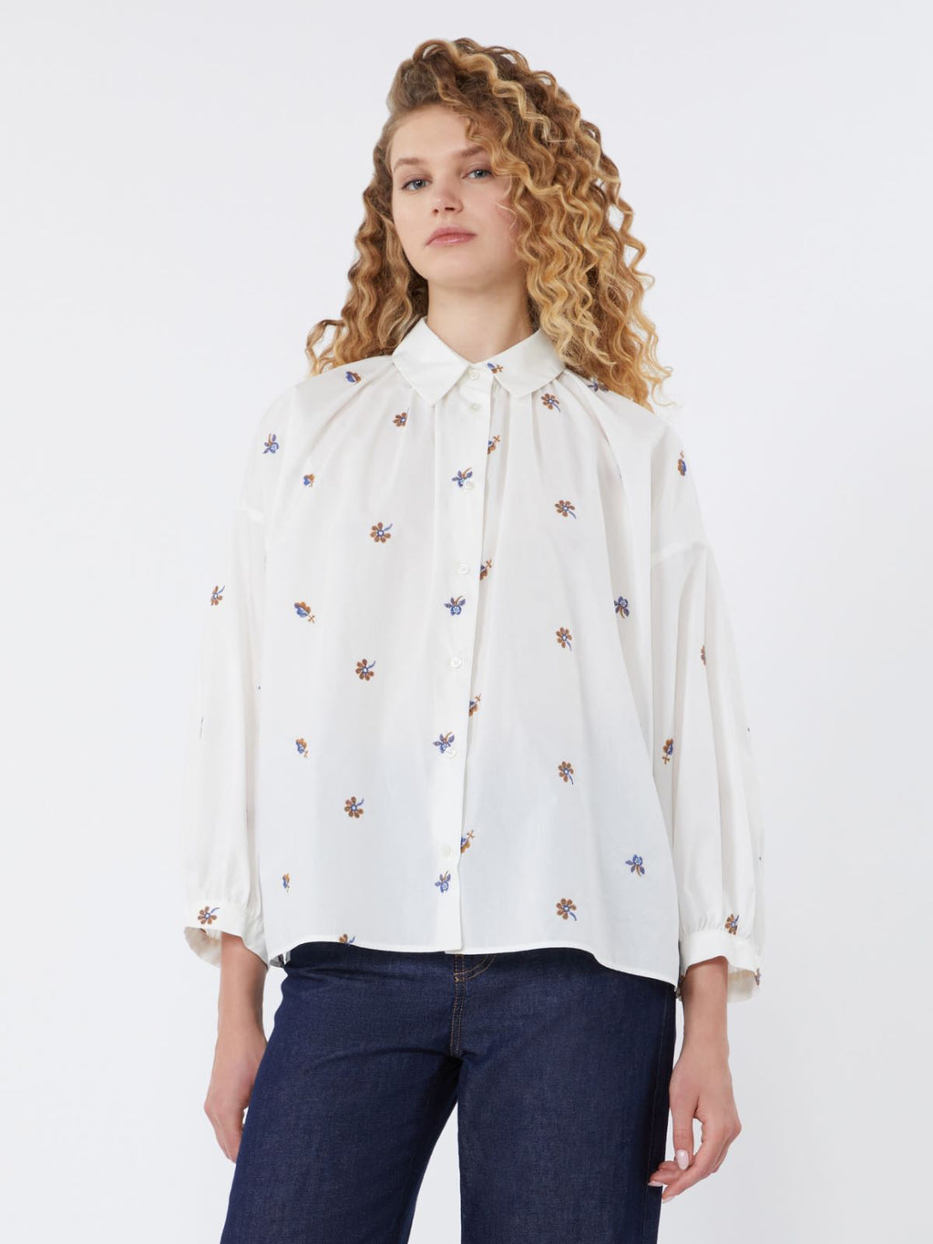 Poplin shirt with embroidery
