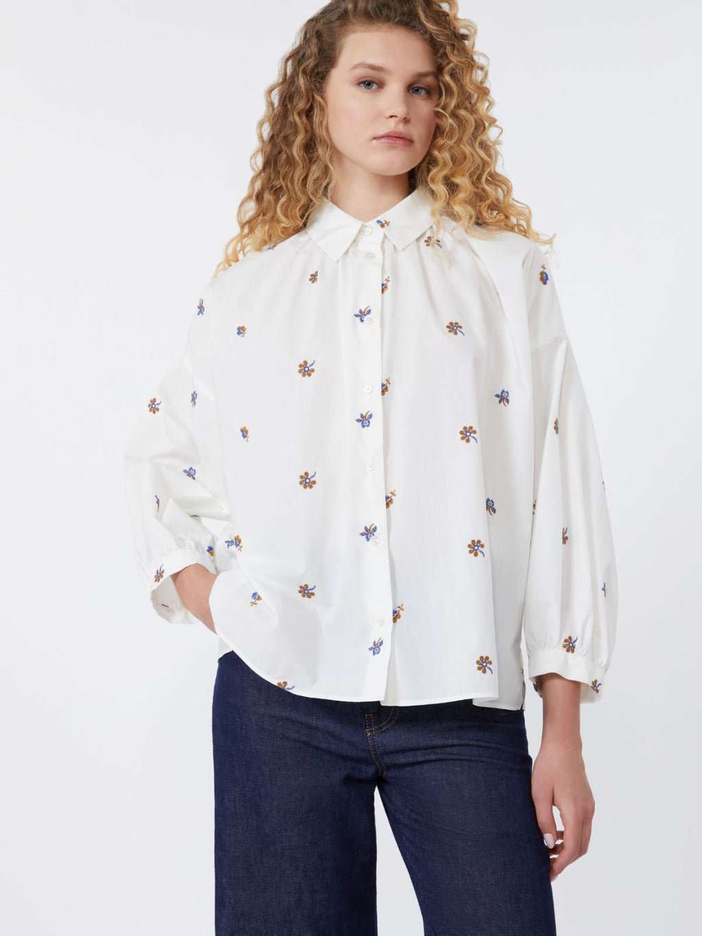 Poplin shirt with embroidery