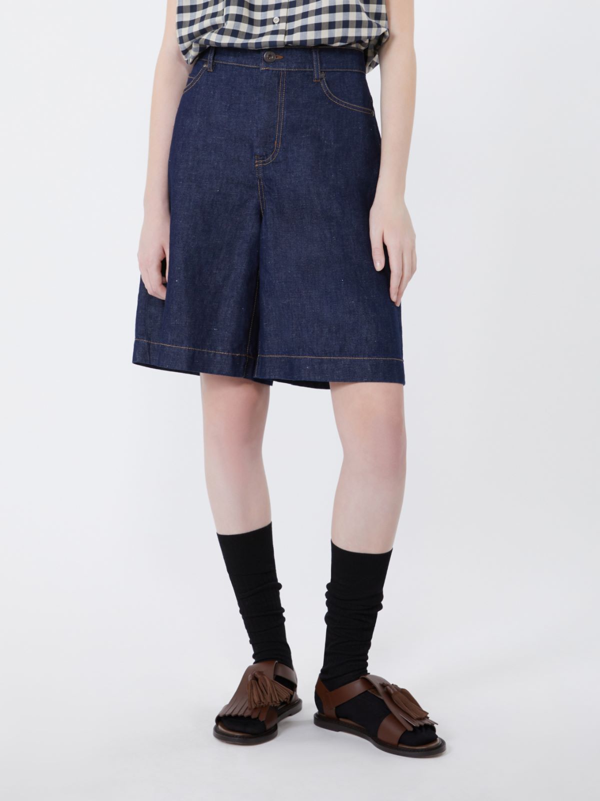 Cotton and linen denim Bermuda shorts - NAVY