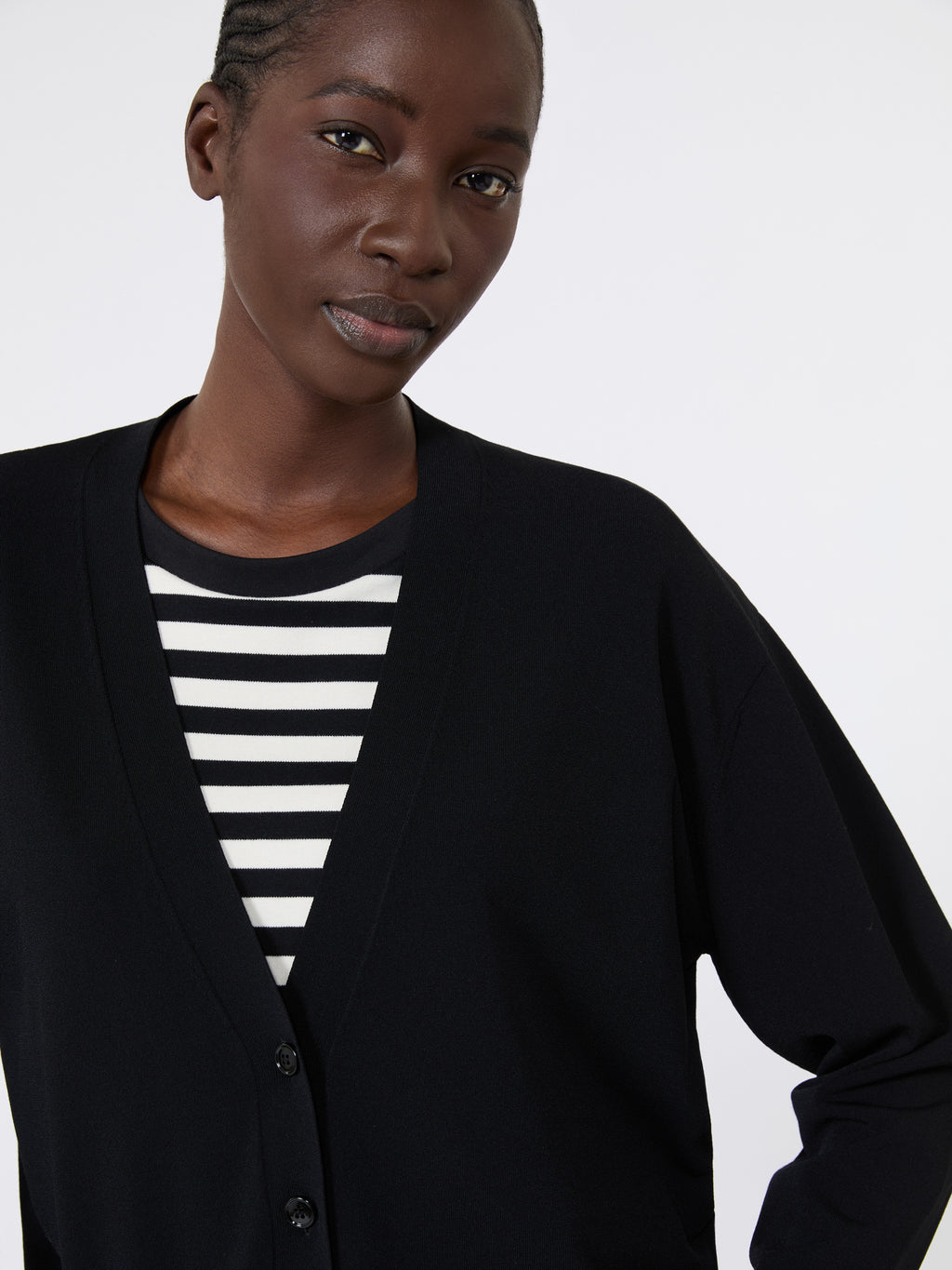 Viscose yarn V-neck cardigan - BLACK
