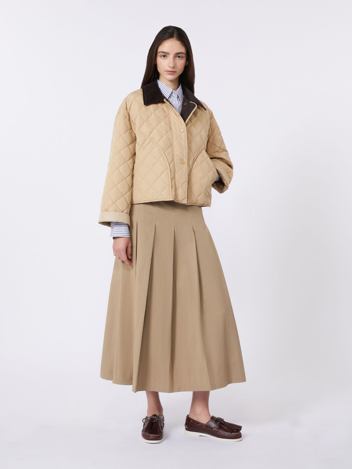 Reversible padded jacket in water-repellent fabric