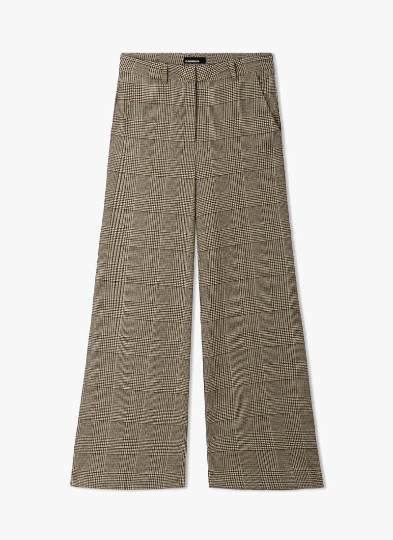 Famous Jersey Trousers, Cambio