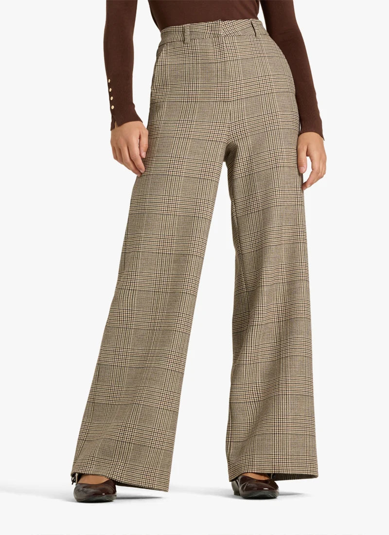 Famous Jersey Trousers, Cambio