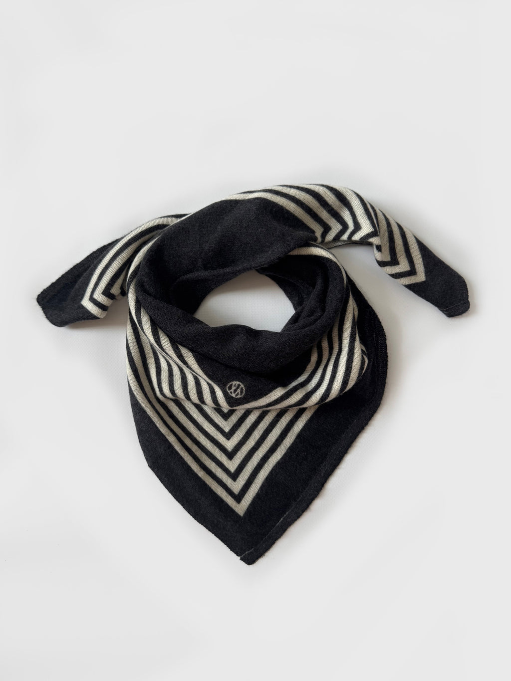 CASHMERE STRIPED SCARF | BLACK | 65 CM