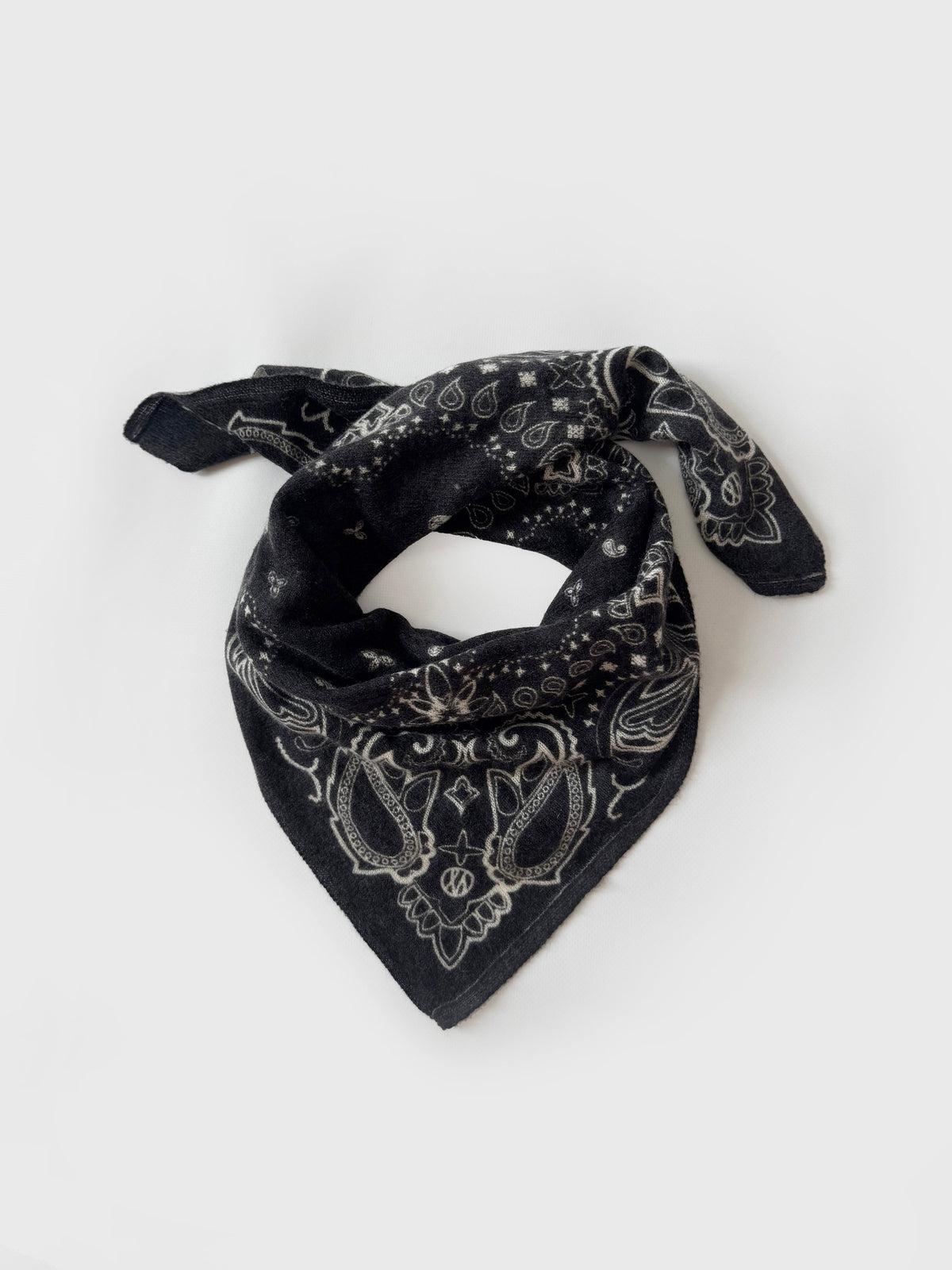 CASHMERE PAISLEY SCARF | BLACK | 65 CM