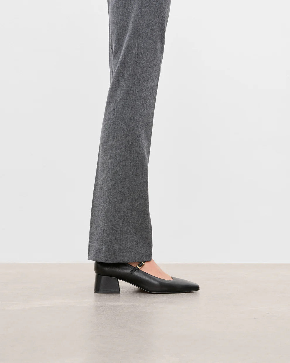 Flattered, Evan Heels Black