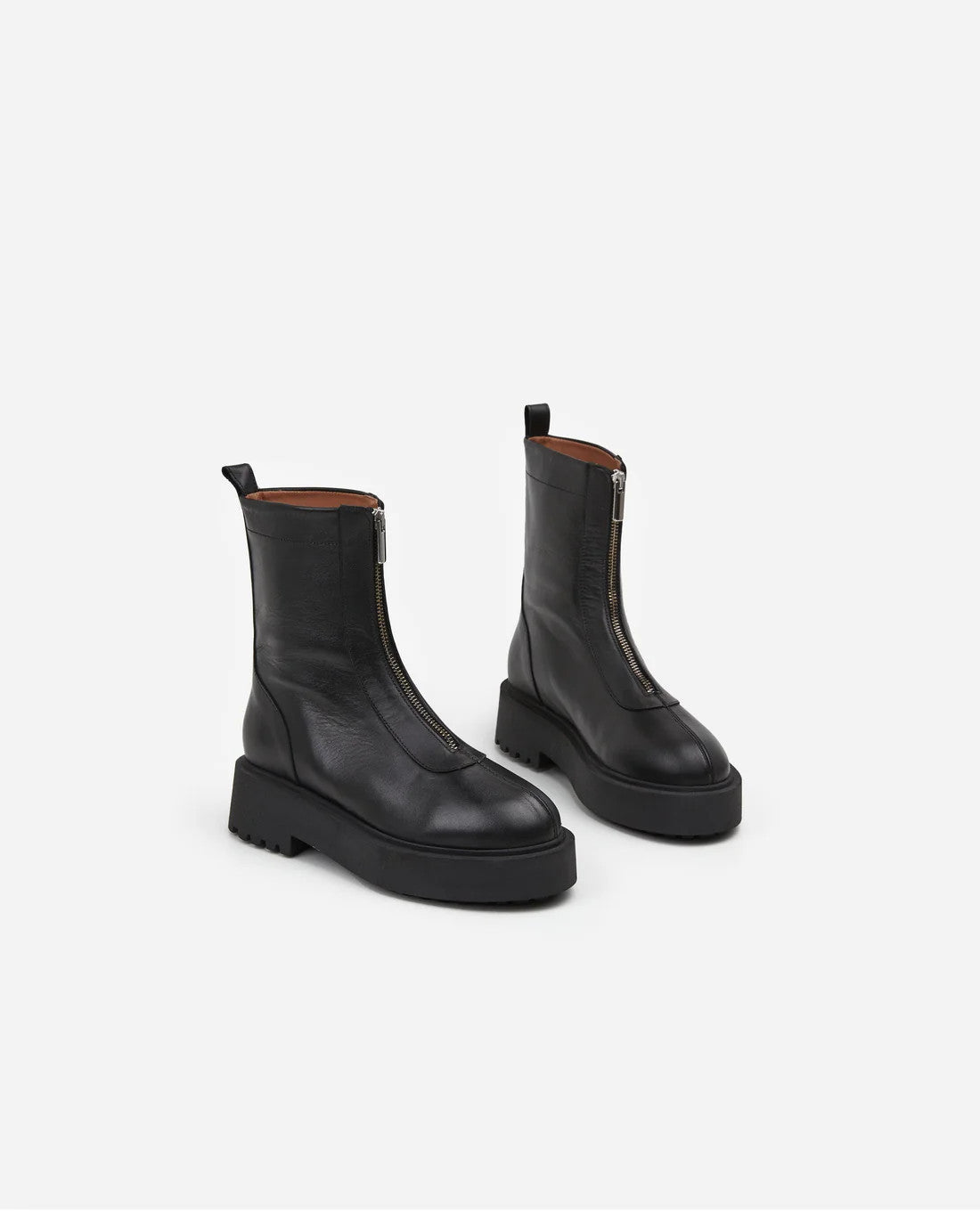 Flattered, Alma Black Leather