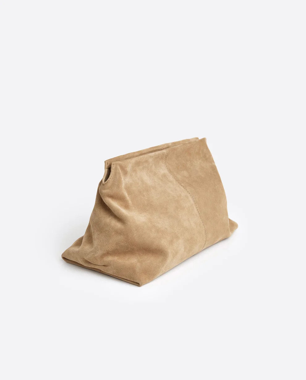 Flattered, Clay Clutch Suede Sand