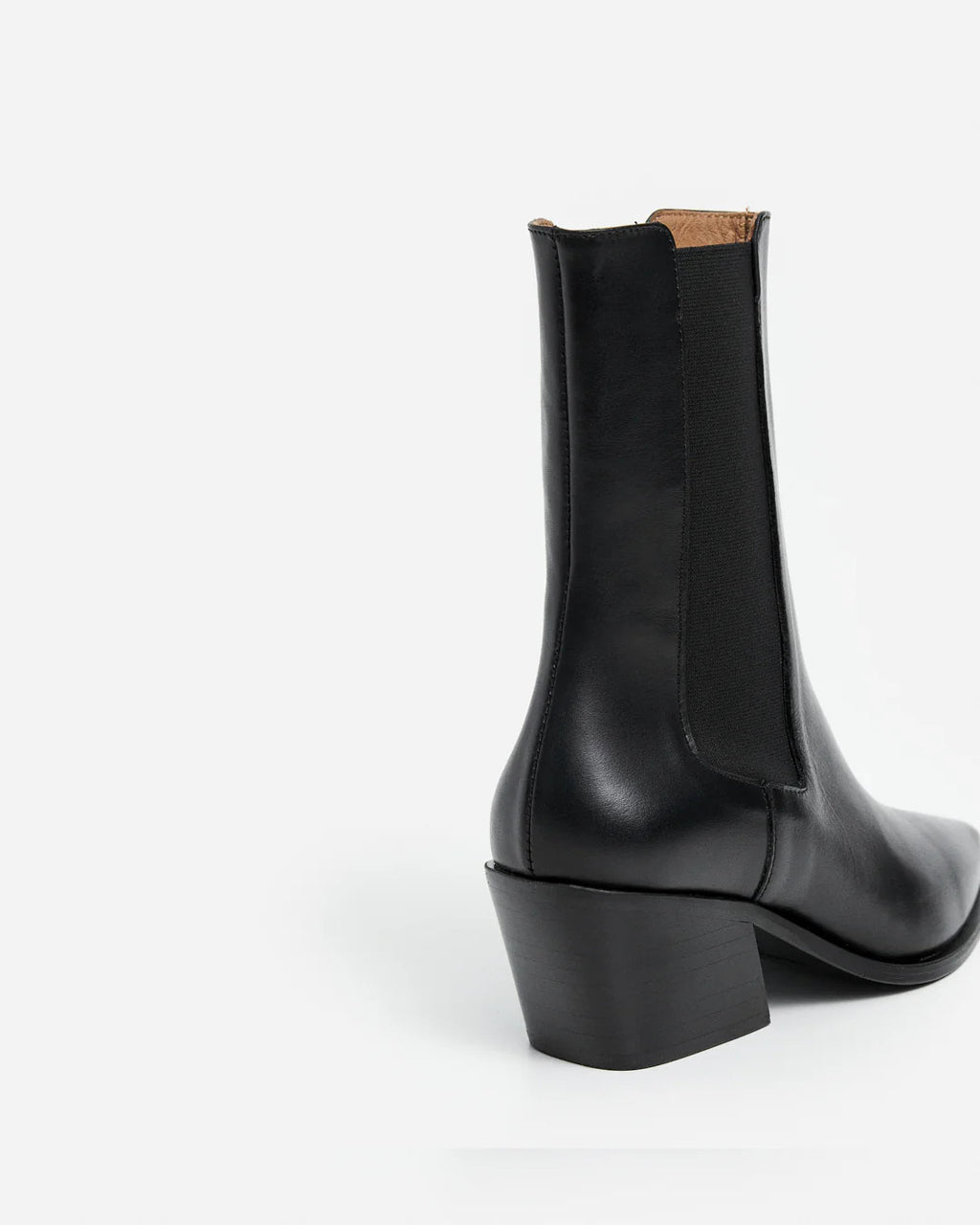 Flattered, Sandra Boots
