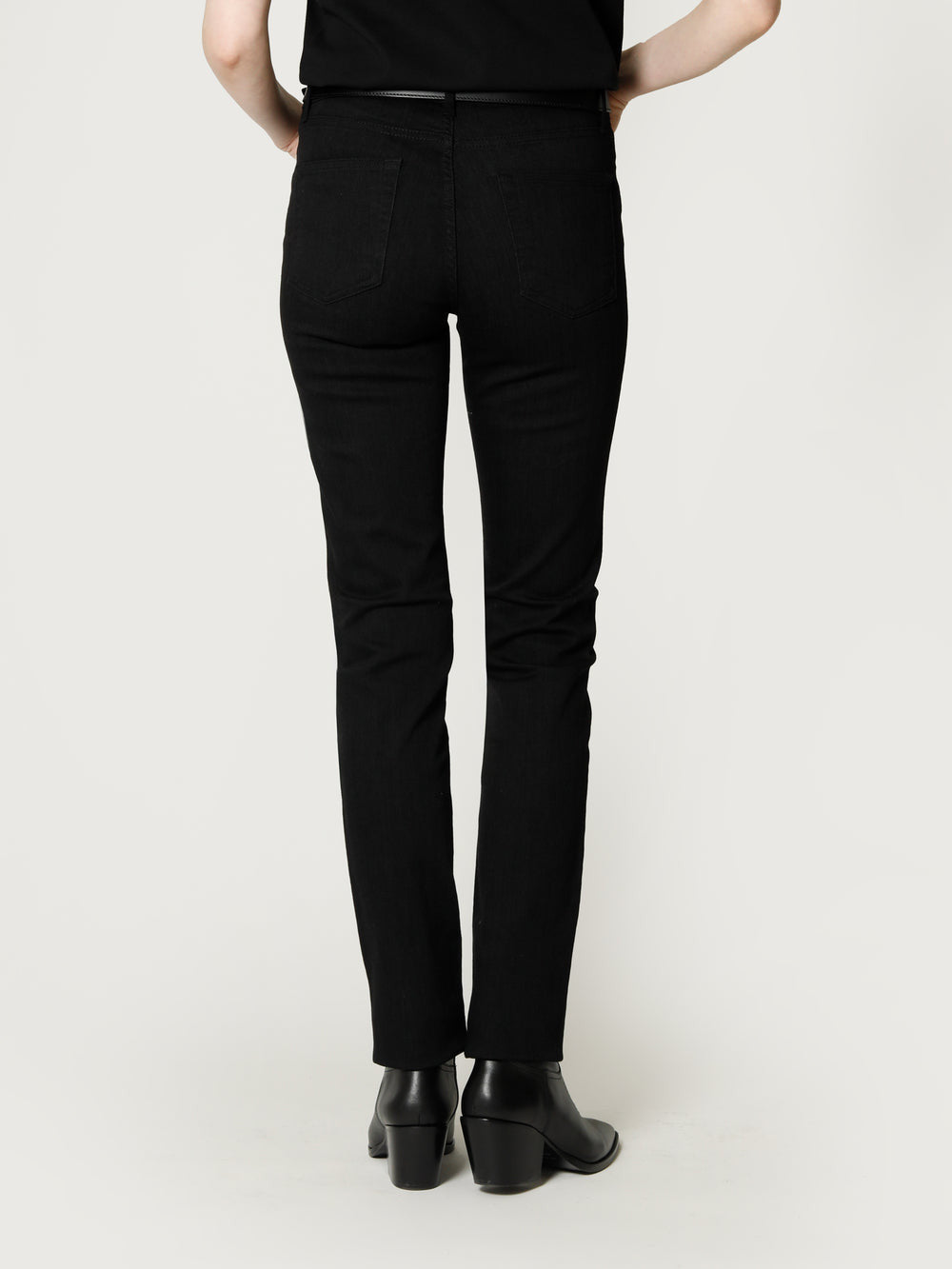 Andiata Cara Jeans