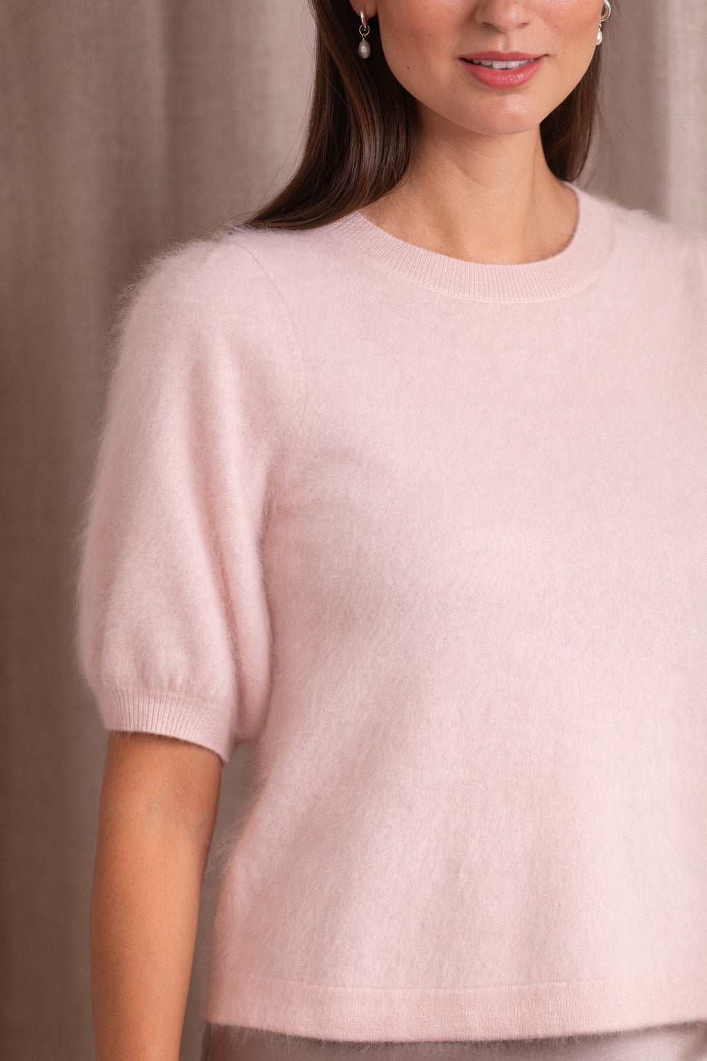 Lyhythihainen kashmirneule puhvihihalla, Pale pink