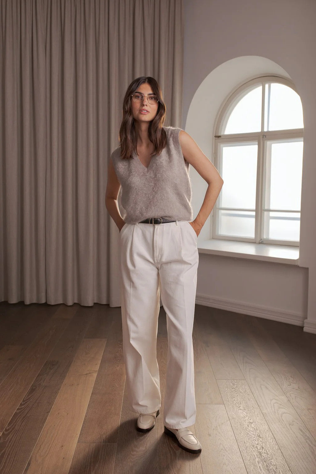 Original Story, Kashmir Vest With V-opening Greige