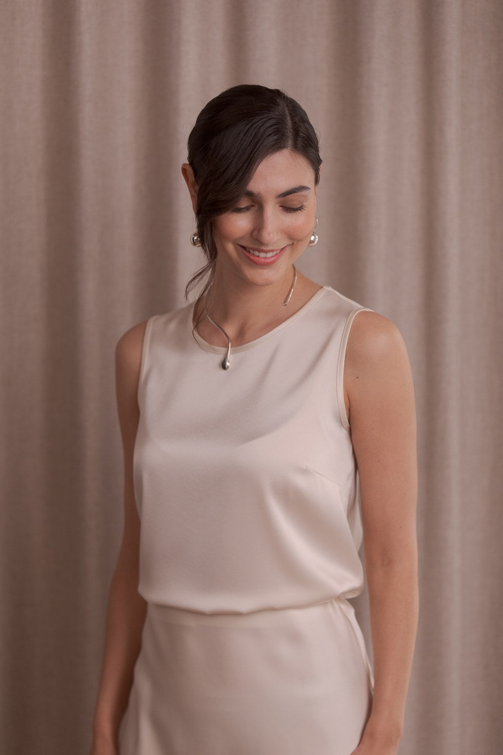 Hihaton satiinitoppi, Cream